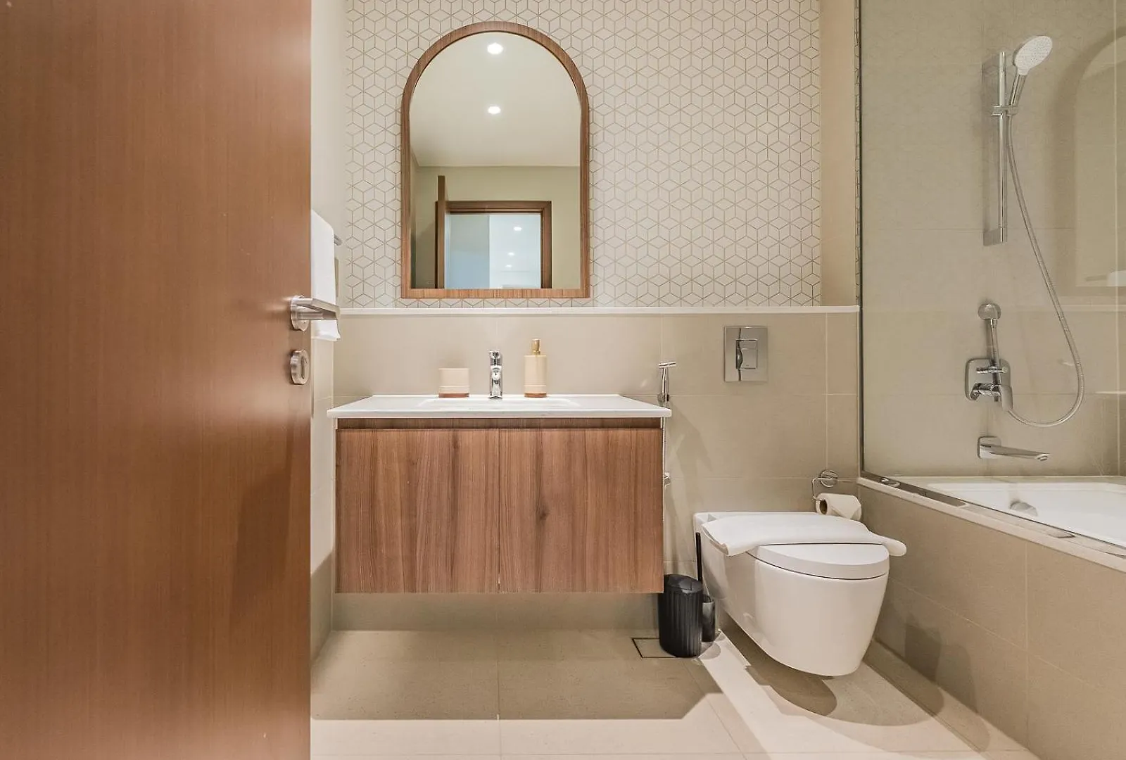 Beach Escape 1Br-Vida Residences Creek Beach Dubai Apartment