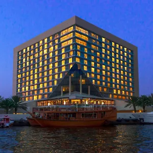 5* Отель Sheraton Creek & Towers